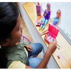 LALKA BARBIE W PODRÓŻY Z PIESKIEM I AKCESORIAMI 3+