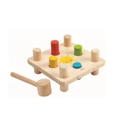 DREWNIANA PLANSZA Z KOŁKAMI I MŁOTKIEM PLAN TOYS 12M+ - Plan Toys