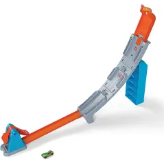 TOR HOT WHEELS RYWALIZACJA MISTRZÓW  ZESTAW Z SAMOCHODEM 4+