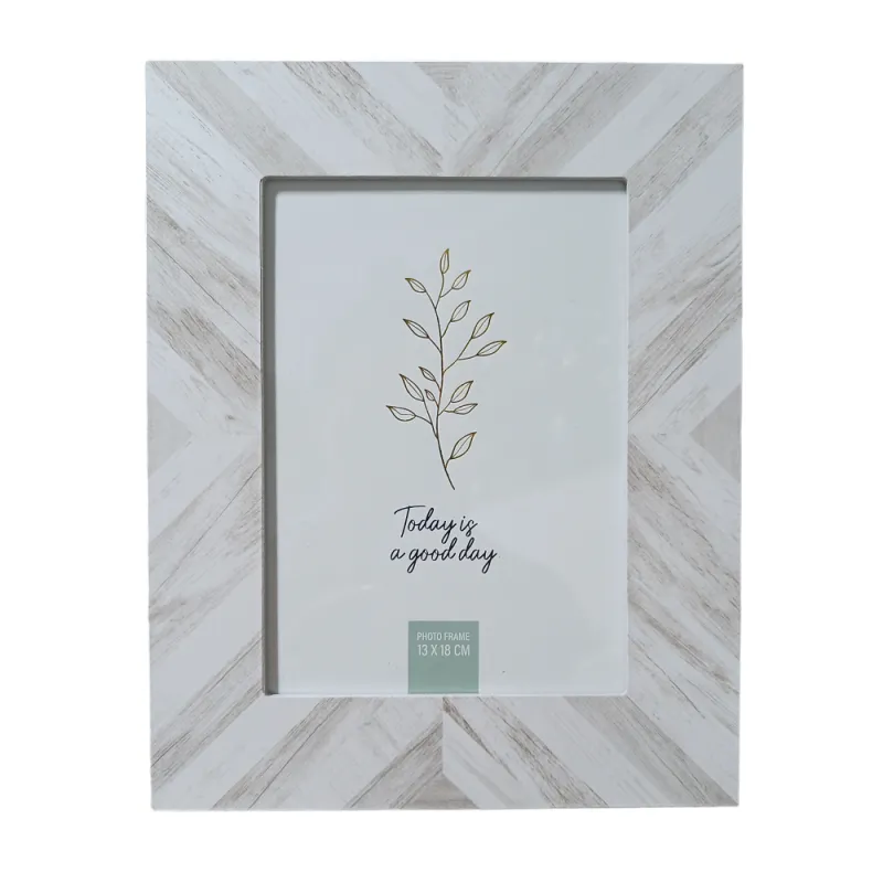 RAMKA NA ZDJĘCIA 13X18CM MOTYW JODEŁKI BIAŁO-SZARA