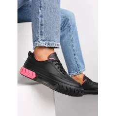 CZARNE SNEAKERSY NA TŁOCZONEJ PLATFORMIE OZDOBIONE ŁAŃCUCHEM ROZMIAR 39