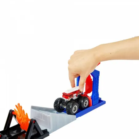 Hot Wheels Zestaw Kaskaderski Z Płomieniami Monster Trucks 4+