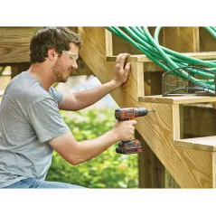 WIERTARKO-WKRĘTARKA AKUMULATOROWA BLACK&DECKER, ZESTAW 80 AKCESORIÓW W WALIZCE