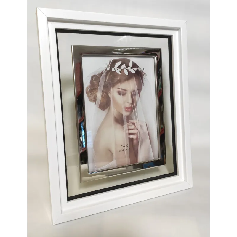 RAMKA DO ZDJĘĆ STOJĄCA BIAŁO-SREBRNA 23 x 28 CM - Panon