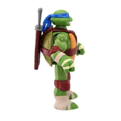 FIGURKA WOJOWNICZE ŻÓŁWIE NINJA LEONARDO Z DŹWIĘKIEM 15 CM PLAYMATES TOYS