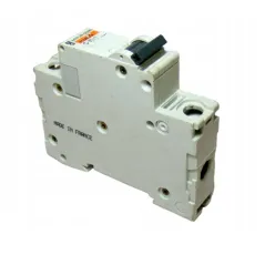 WYŁĄCZNIK NADPRĄDOWY MERLIN GERIN C60N 1P C25A 230/400V