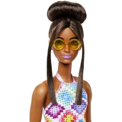 LALKA BARBIE FASHIONISTAS Z SZYDEŁKOWĄ SUKIENKĄ MATTEL 3+