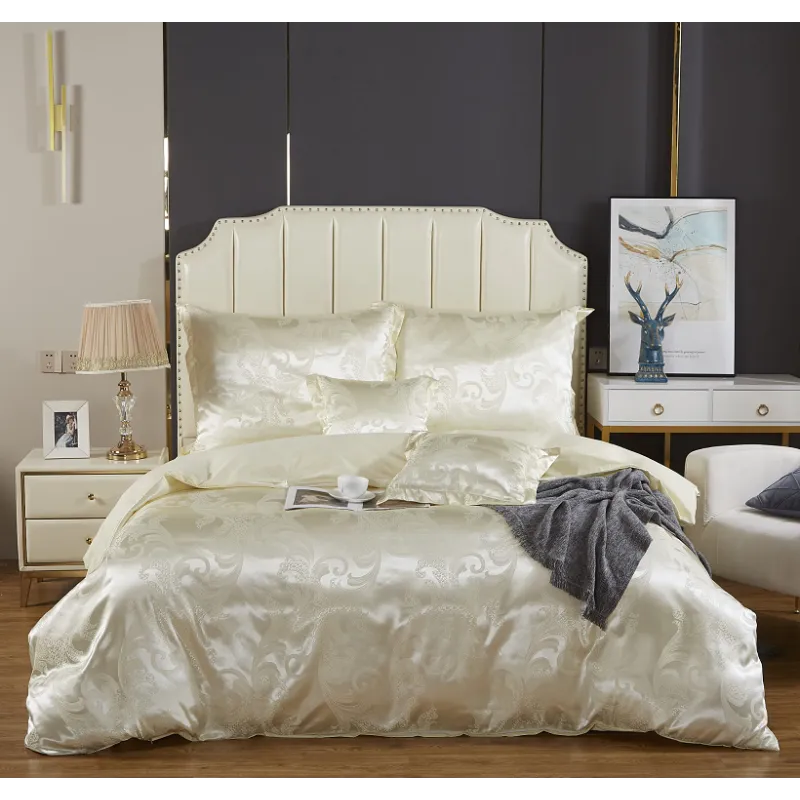 POŚCIEL ATŁASOWA Z HAFTEM 160X200 CM KREMOWA