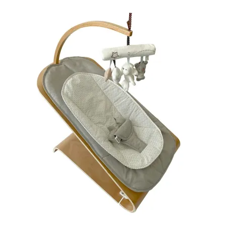 Drewniany Bujaczek Light Grey + Pałąk Z  Zabawkami Luppee 0+