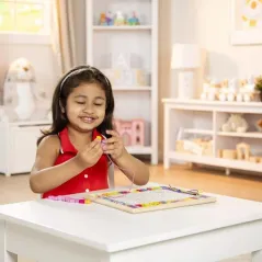 DREWNIANY ZESTAW KORALIKÓW Z LITERKAMI – TWORZENIE BIŻUTERII DLA DZIECI 4+