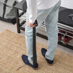 DŁUGA METALOWA ŁYŻKA DO BUTÓW IKEA OMTANKSAM 80 CM ANTRACYTOWA